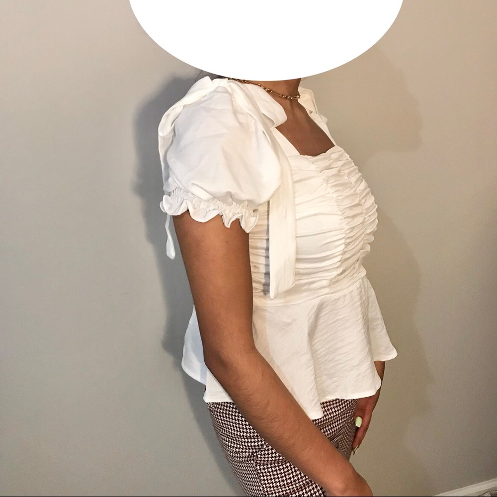 Short puff sleeve smocked ruched top - Picture 2 of 4